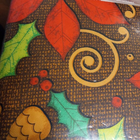 Holiday Time 70" Round Vinyl Tablecloth Poinsettia Holly Berries Pinecones NEW - Picture 3 of 6